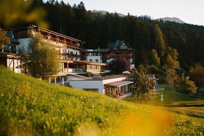 Hotel Daberer von außen im Abendlicht