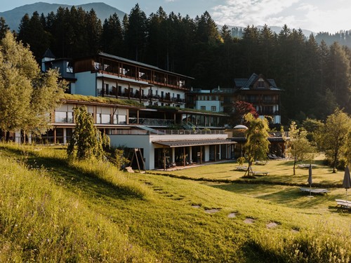 Hotel Daberer von außen im Abendlicht